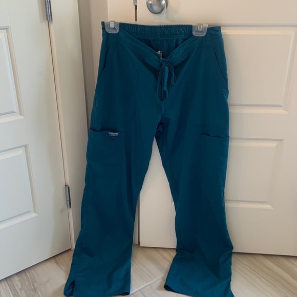 Cherokee workwear scrub top and bottom - Picture 4 of 5